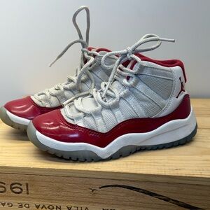 Nike Air Jordan 11 Retro 'Cherry' Red & White 378039-116 Size 11C